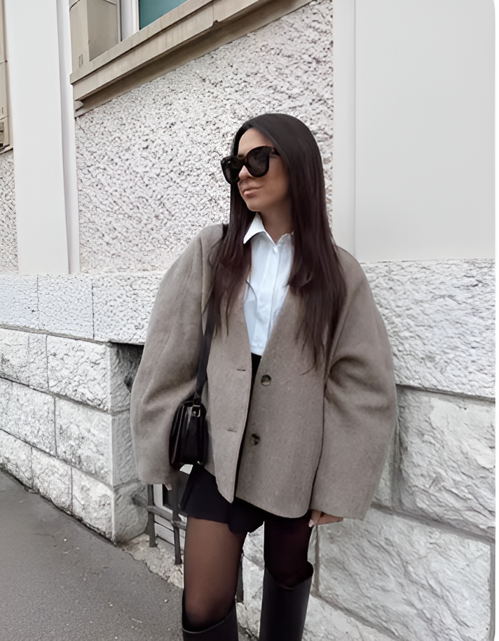 Chic lady blends blazer