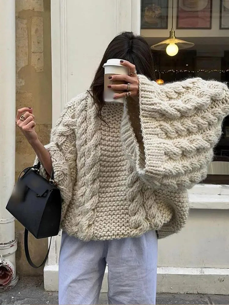 Oversized knitted pullover