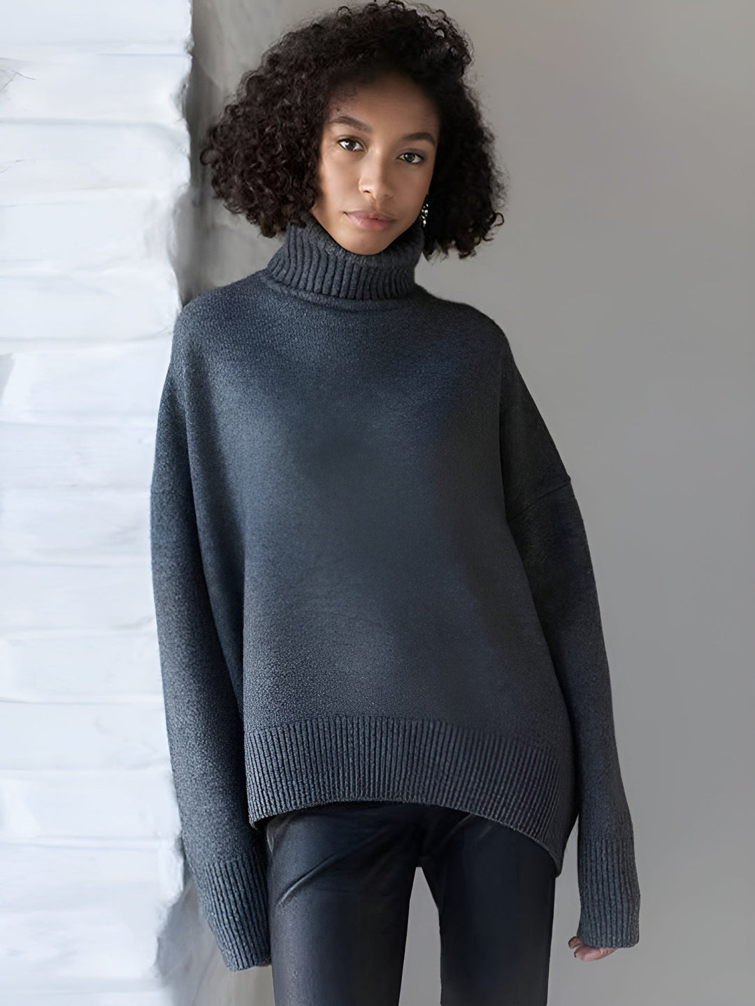 Loose thick knit jumper with collar