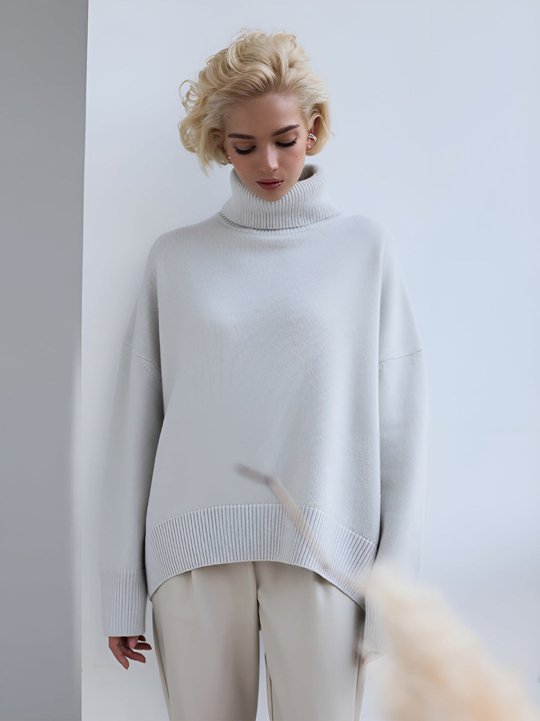 Loose thick knit jumper with collar